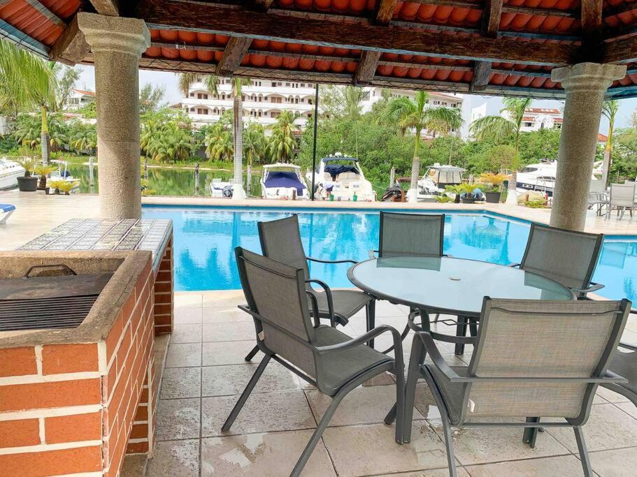 Chic Lagoon Front Villa By Casa Paraiso Cancun Exterior photo