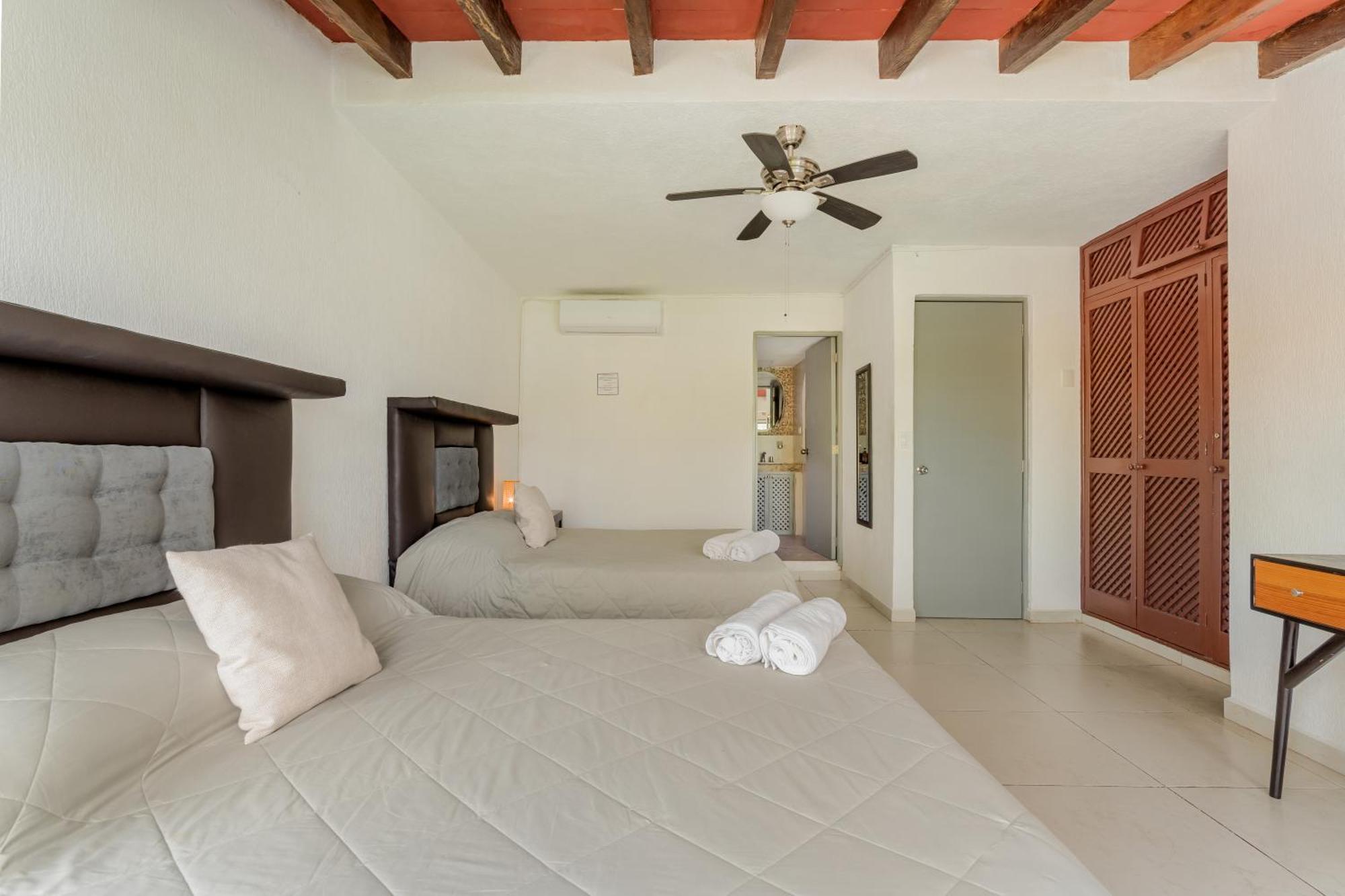 Chic Lagoon Front Villa By Casa Paraiso Cancun Exterior photo